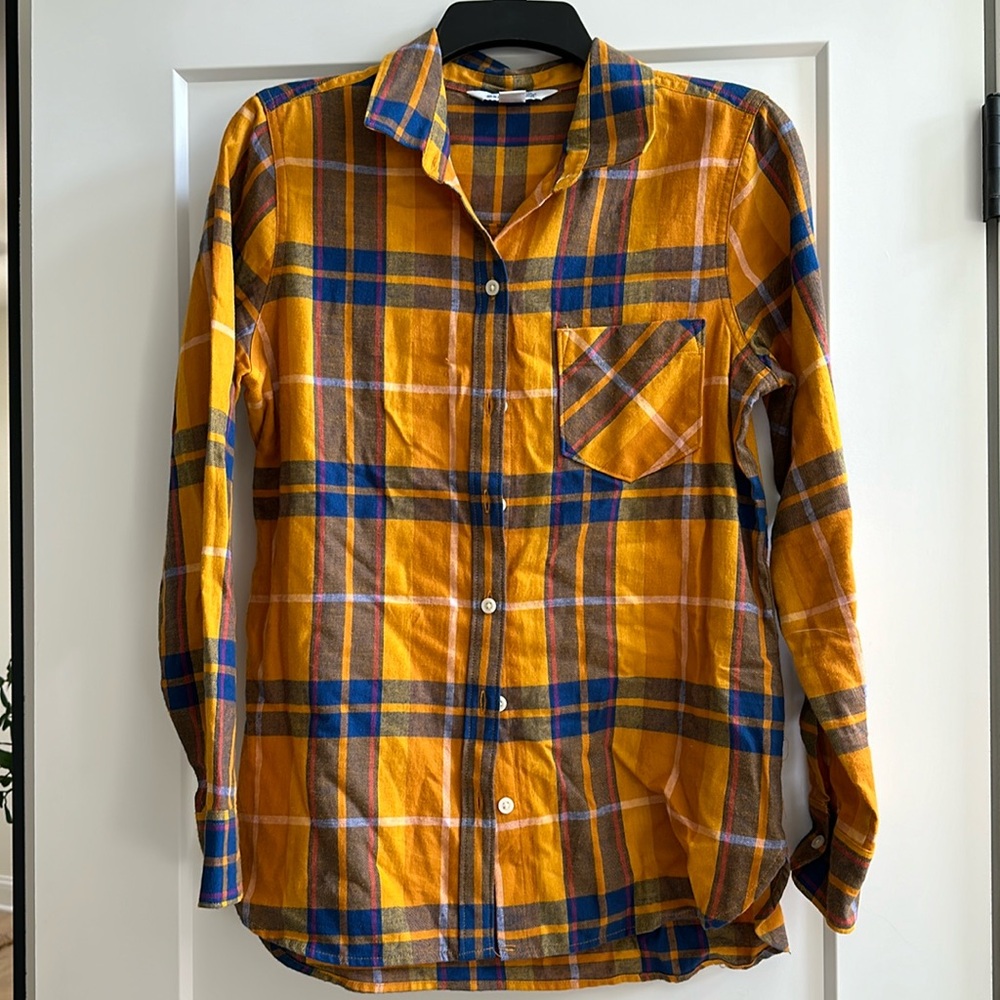 Old Navy women’s “The Classic” plaid shirt, yellow and blue.  Size small.